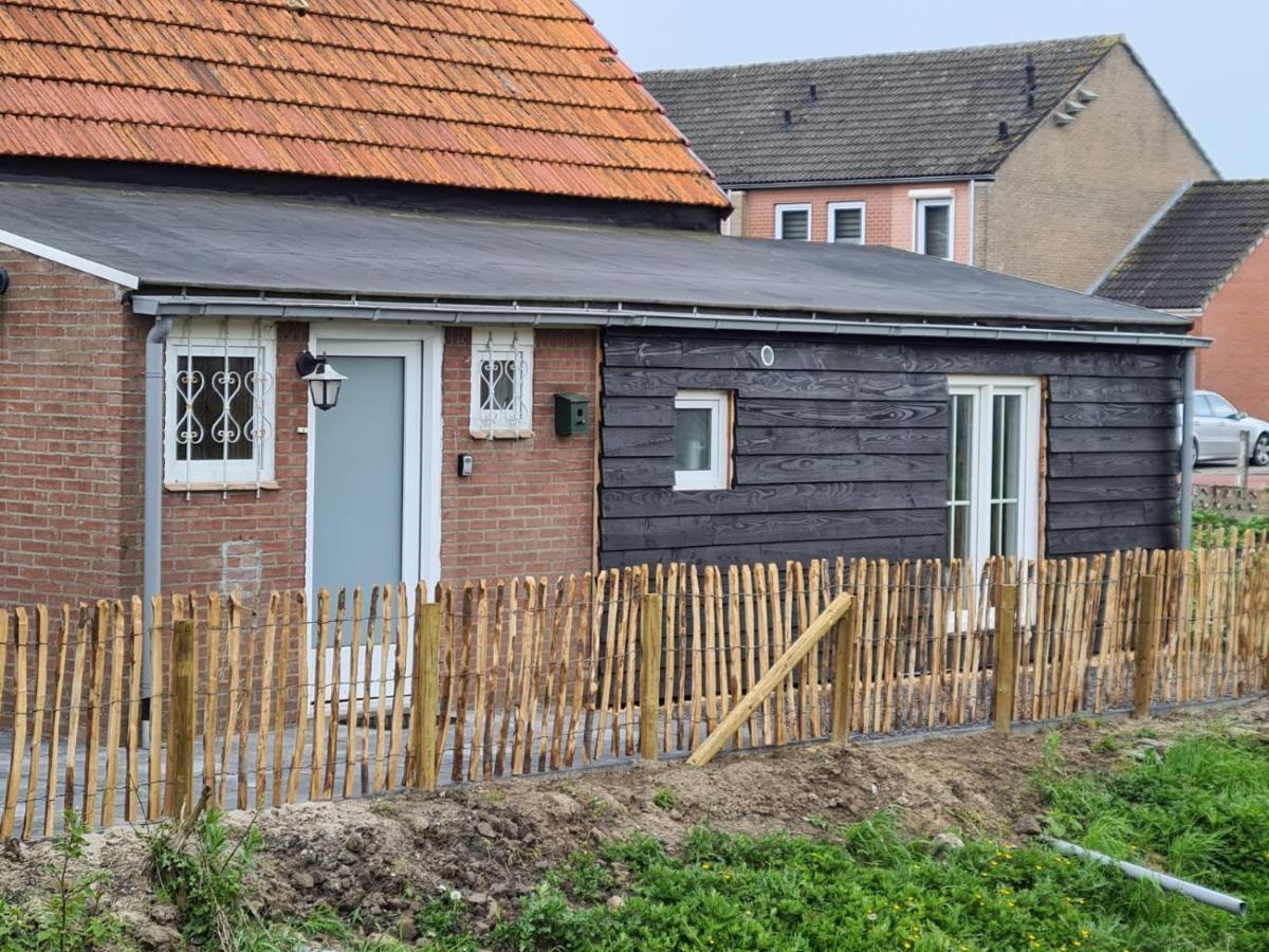 Schwone Diekhuusje - Vakantiewoning Aan De Noordzeekust Villa Schoondijke Kültér fotó