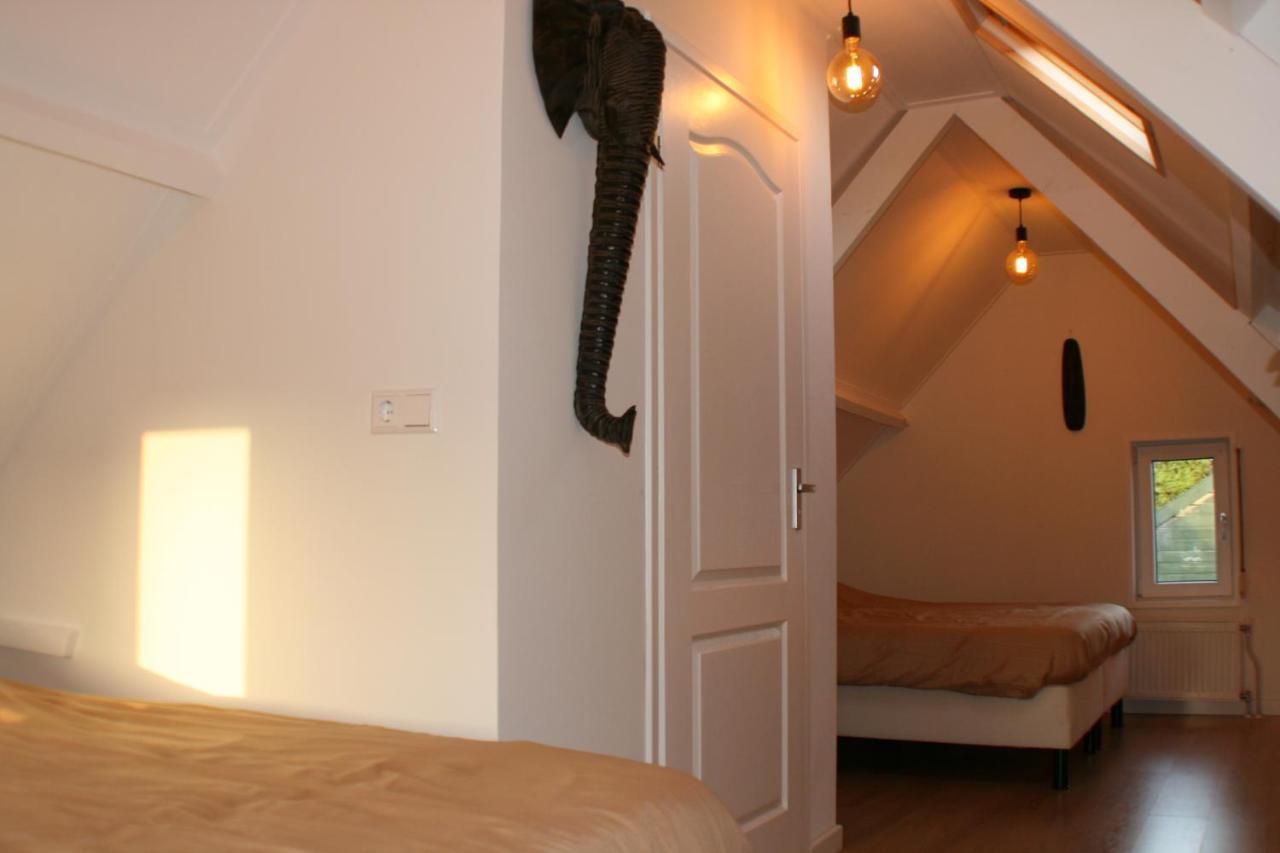 Schwone Diekhuusje - Vakantiewoning Aan De Noordzeekust Villa Schoondijke Kültér fotó